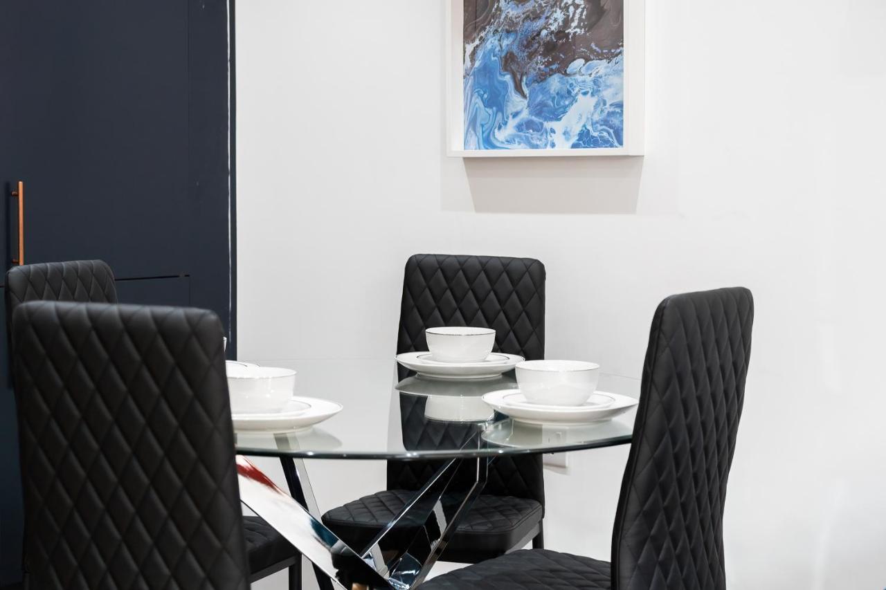 London Road Romford Block Apartment Ngoại thất bức ảnh