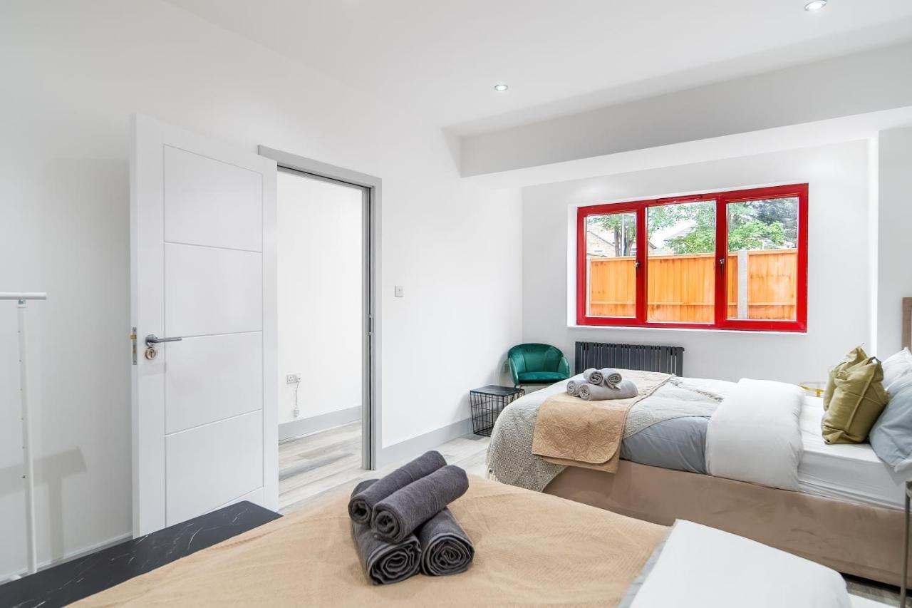 London Road Romford Block Apartment Ngoại thất bức ảnh