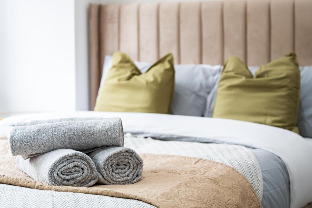 London Road Romford Block Apartment Ngoại thất bức ảnh