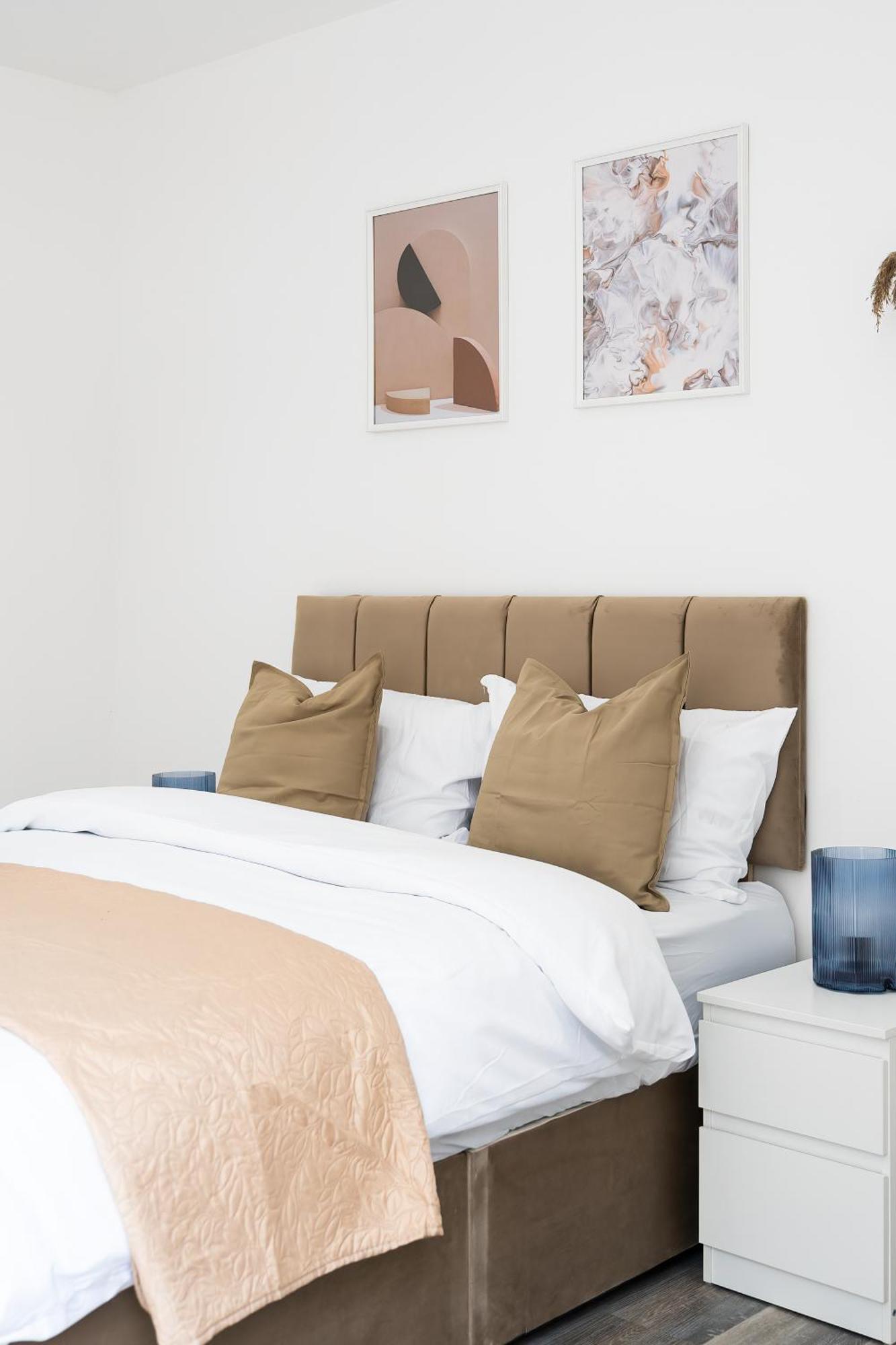 London Road Romford Block Apartment Ngoại thất bức ảnh