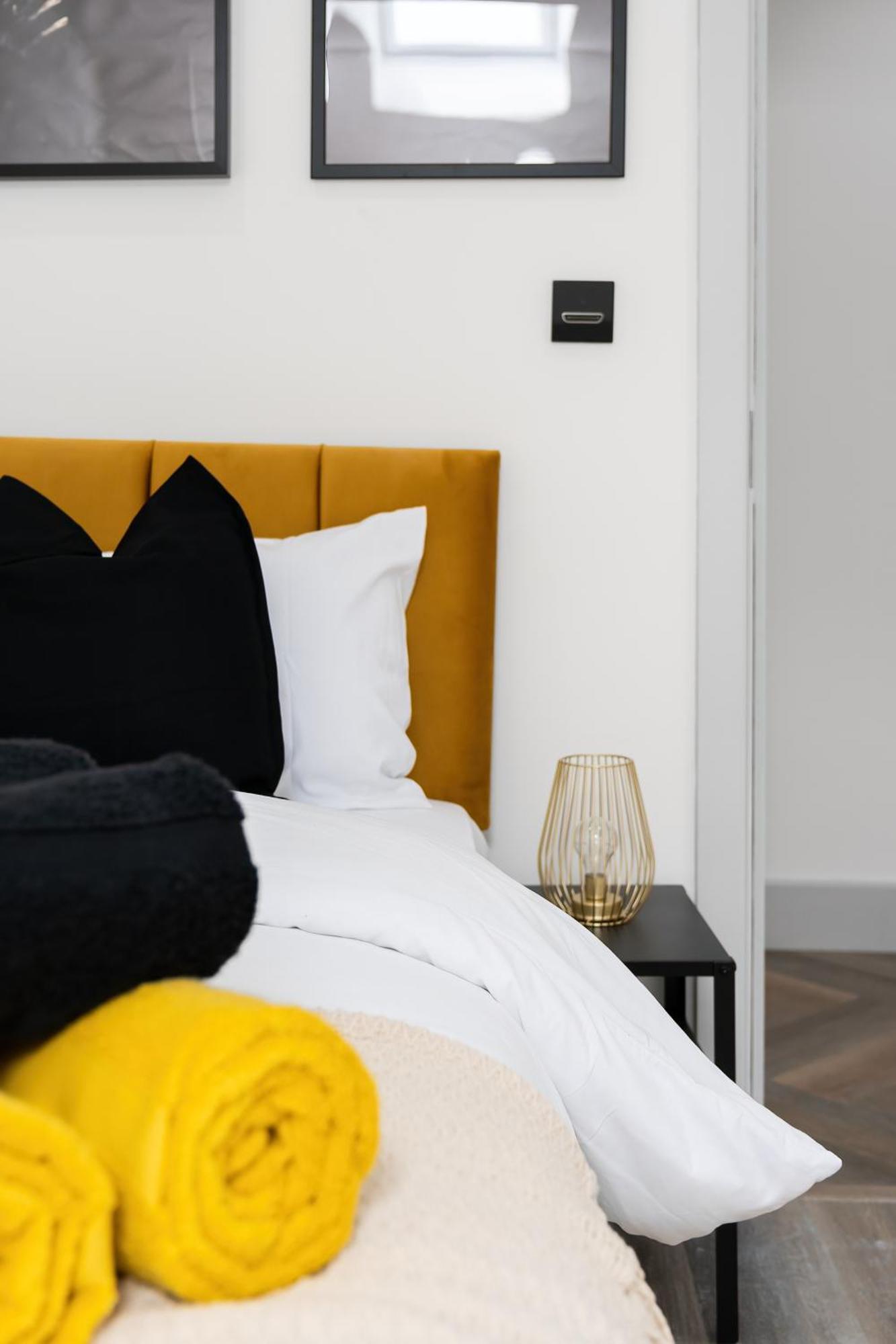 London Road Romford Block Apartment Ngoại thất bức ảnh